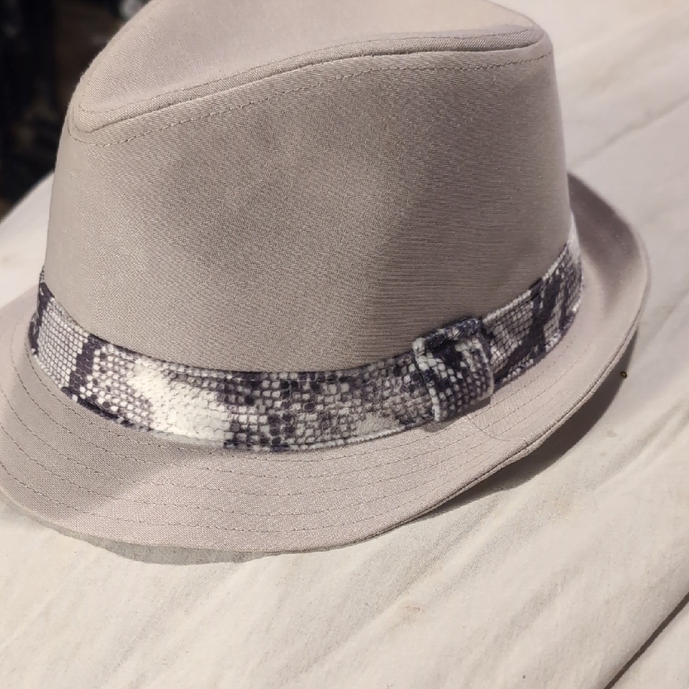 Stylish Gray Fedora with Patterned Band